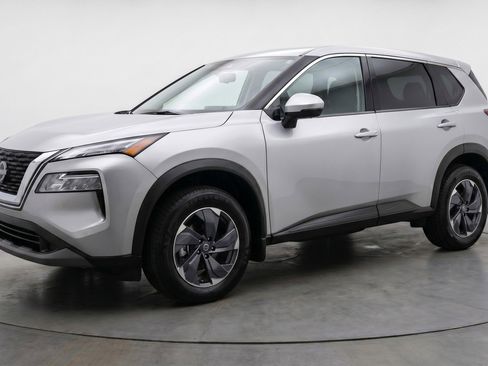 Used 2025 Nissan Rogue SV FWD image 3