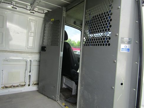 Used 2013 Mercedes-Benz Sprinter 2500 image 12