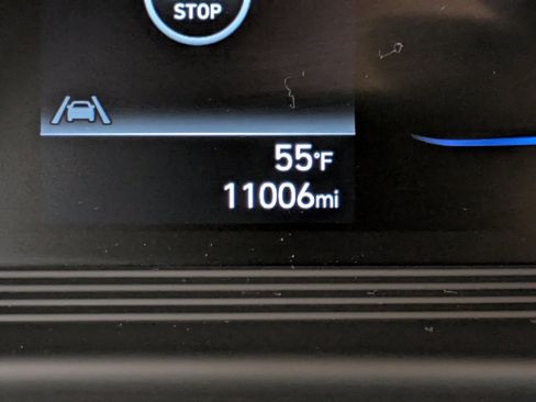 Used 2023 Hyundai Venue Limited image 15