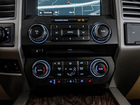 Used 2017 Ford F350 Lariat w/ Lariat Ultimate Package image 27