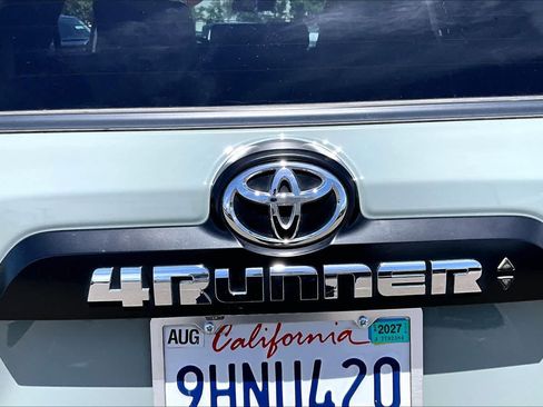 Certified 2023 Toyota 4Runner TRD Off-Road Premium w/ Moonroof Package AWD/4WD image 30