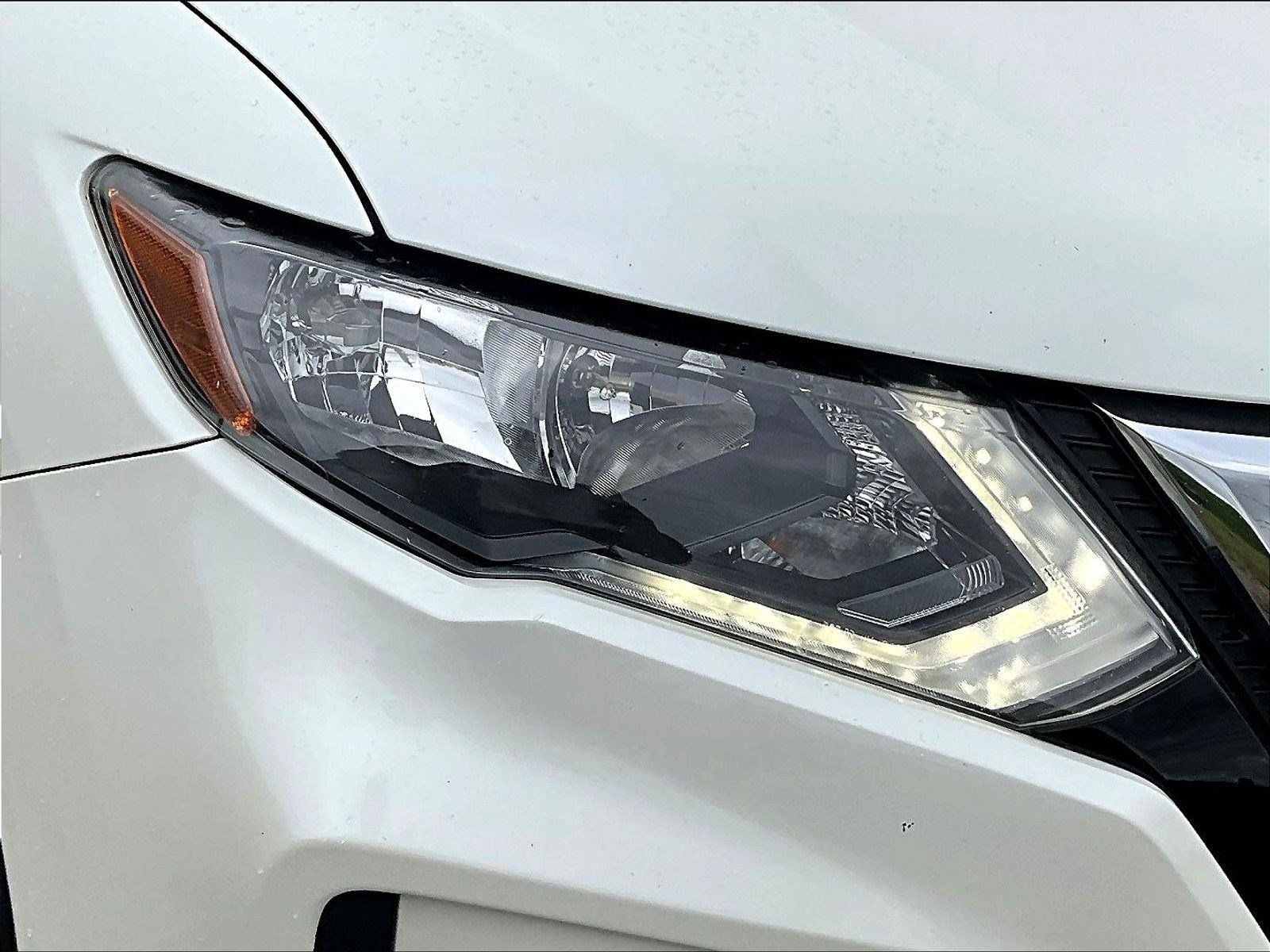 Used 2019 Nissan Rogue SV w/ Premium Package FWD image 32