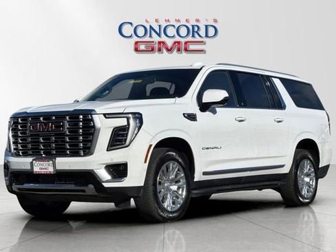 Used 2025 GMC Yukon XL Denali image 8