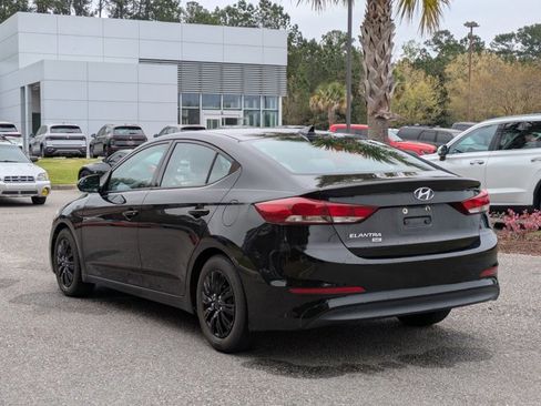 Used 2017 Hyundai Elantra SE image 8