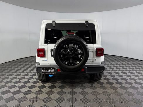 Used 2024 Jeep Wrangler Unlimited Sahara AWD/4WD image 8