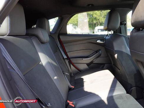 Used 2018 Ford Focus RS AWD/4WD image 39