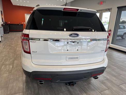 Used 2015 Ford Explorer XLT w/ Equipment Group 202A AWD/4WD image 11