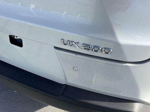 Certified 2022 Lexus UX 200 w/ Premium Package FWD image 25