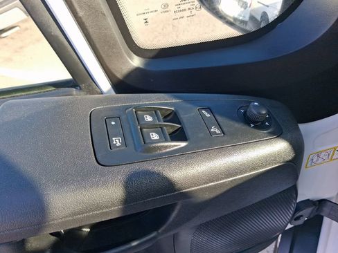 Used 2025 RAM ProMaster 2500 w/ Convenience Group FWD image 14