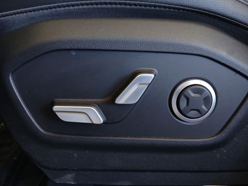 Used 2025 Hyundai Santa Fe Limited image 17