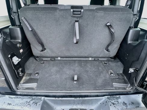 Used 2022 Jeep Wrangler Sport AWD/4WD image 28