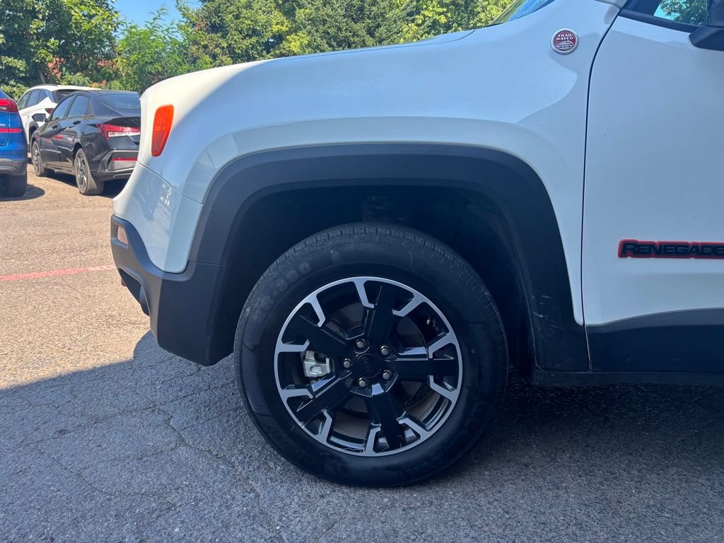 Used 2023 Jeep Renegade Trailhawk AWD/4WD image 11