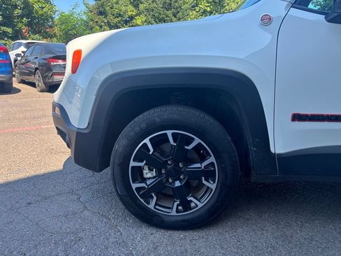 Used 2023 Jeep Renegade Trailhawk AWD/4WD image 11