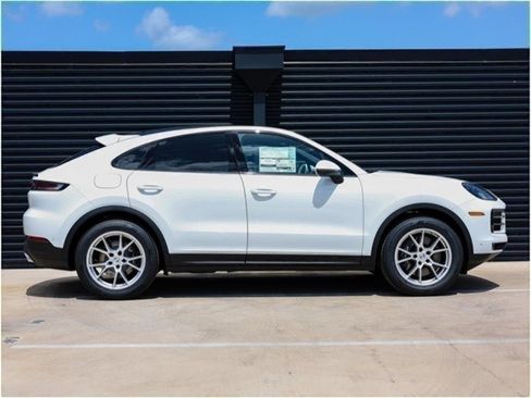 Certified 2025 Porsche Cayenne Coupe AWD/4WD image 8