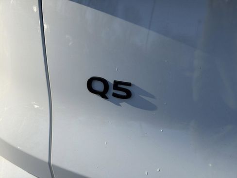 Used 2025 Audi Q5 Premium Plus w/ Premium Plus image 24