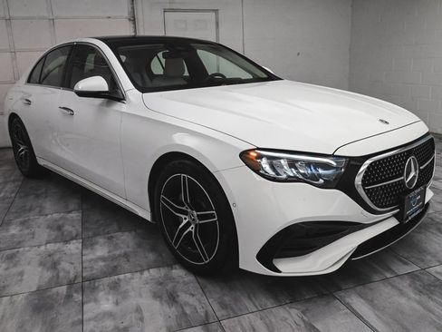 Used 2025 Mercedes-Benz E 350 4MATIC Sedan image 3