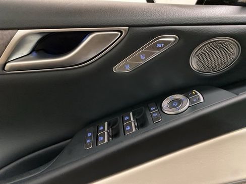 Used 2024 Genesis G80 image 30