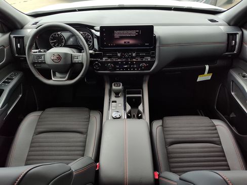 New 2026 Nissan Pathfinder Rock Creek w/ Rock Creek Premium Package AWD/4WD image 10