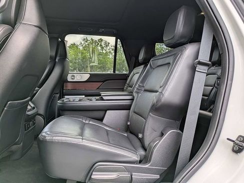 Used 2021 Lincoln Navigator Reserve AWD/4WD image 14