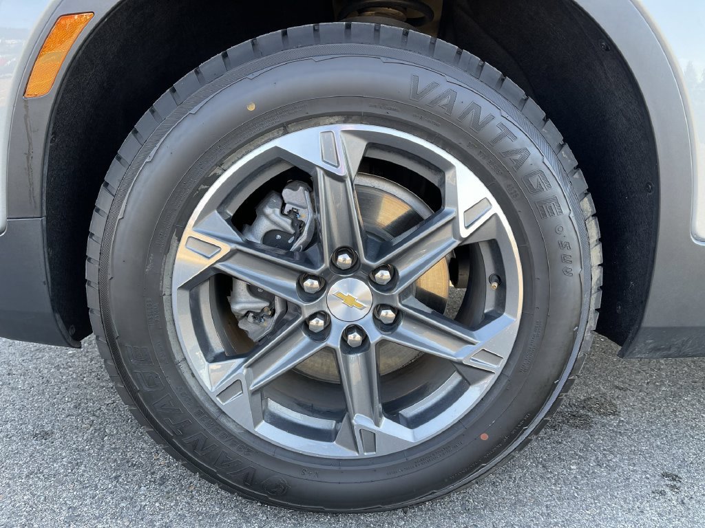 Used 2025 Chevrolet Blazer LT FWD image 41