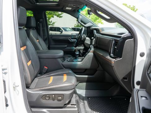 Used 2023 GMC Sierra 1500 AT4 w/ AT4 Premium Package AWD/4WD image 10