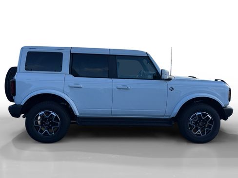 New 2025 Ford Bronco Outer Banks image 6