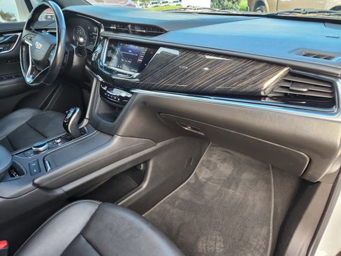 Used 2020 Cadillac XT6 Premium Luxury image 17