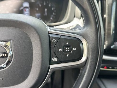 Used 2020 Volvo XC60 T5 Momentum w/ Protection Package AWD/4WD image 28