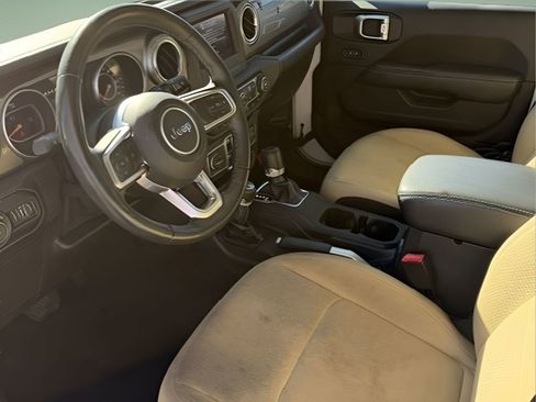 Used 2018 Jeep Wrangler Unlimited Sahara w/ Cold Weather Group image 12