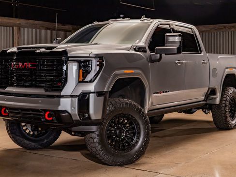 Used 2025 GMC Sierra 3500 AT4 w/ AT4 Premium Plus Package image 3