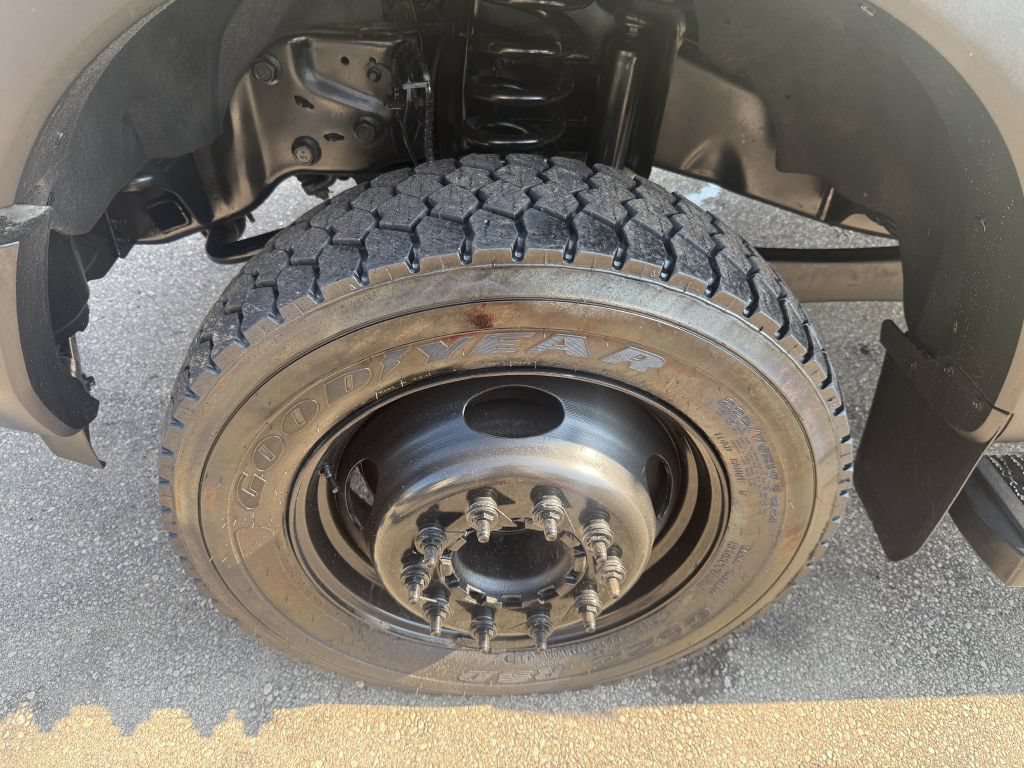 Used 2019 Ford F550 2WD Regular Cab Super Duty image 16