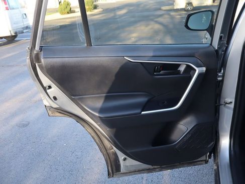 Used 2021 Toyota RAV4 LE w/ Carpet Mat Package (TMS) AWD/4WD image 24