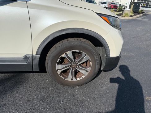 Used 2018 Honda CR-V LX image 2