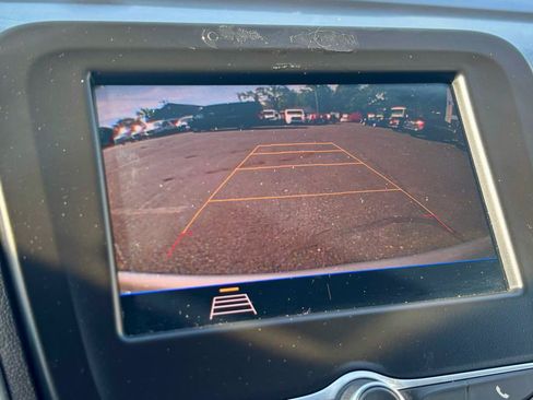 Used 2021 Chevrolet Equinox LT w/ Driver Convenience Package FWD image 24