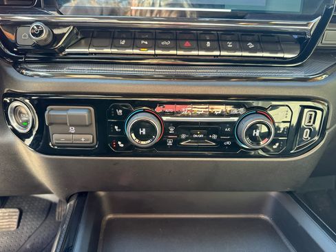 Used 2025 Chevrolet Silverado 2500 ZR2 image 26