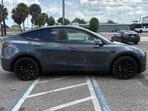 Used 2023 Tesla Model Y AWD image 2