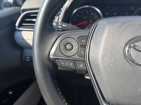 Used 2019 Toyota Camry XSE FWD image 15