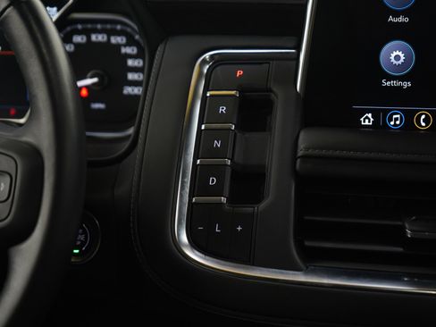 Used 2021 GMC Yukon SLE image 18