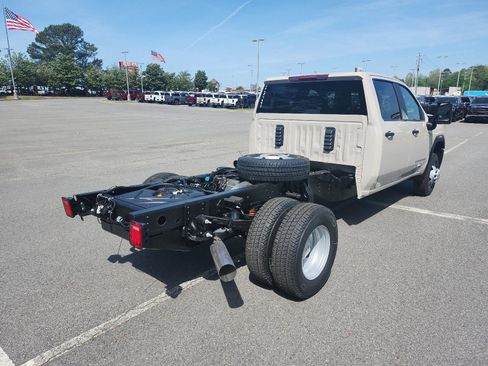 New 2026 GMC Sierra 3500 Pro w/ Convenience Package AWD/4WD image 3