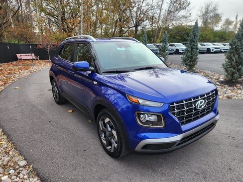 Certified 2024 Hyundai Venue SEL image 7