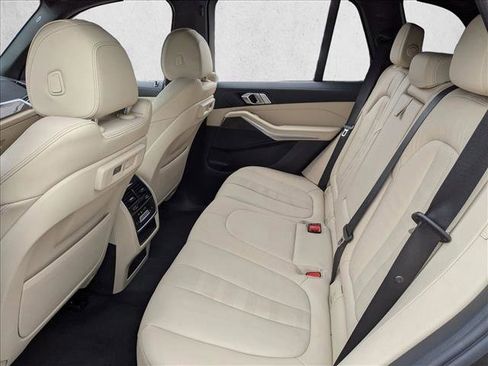 Certified 2022 BMW X5 xDrive40i w/ Premium Package image 18