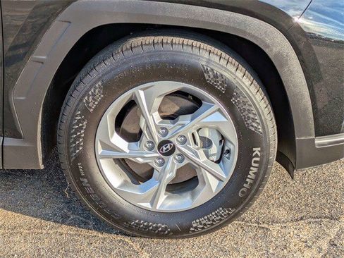 Used 2024 Hyundai Tucson SE image 11