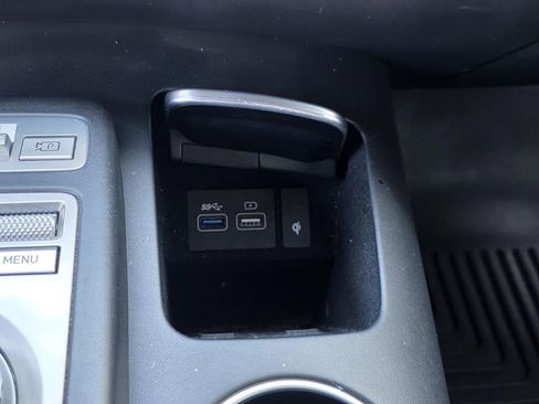 Used 2022 Genesis GV70 2.5T w/ Sport Prestige Package image 30