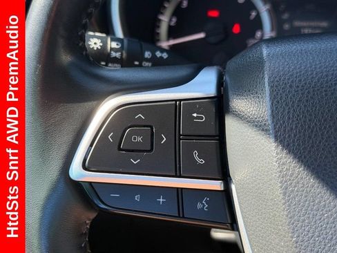 Used 2023 Toyota Highlander XLE AWD/4WD image 21