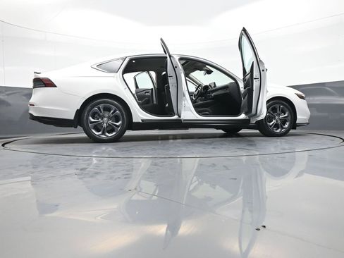 Certified 2023 Honda Accord EX image 47