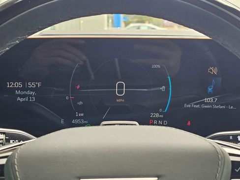 Used 2026 Cadillac Vistiq Premium Luxury image 30