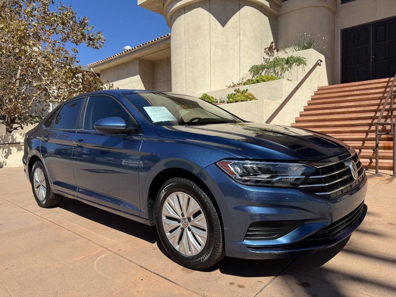 Used 2019 Volkswagen Jetta R-Line FWD image 1