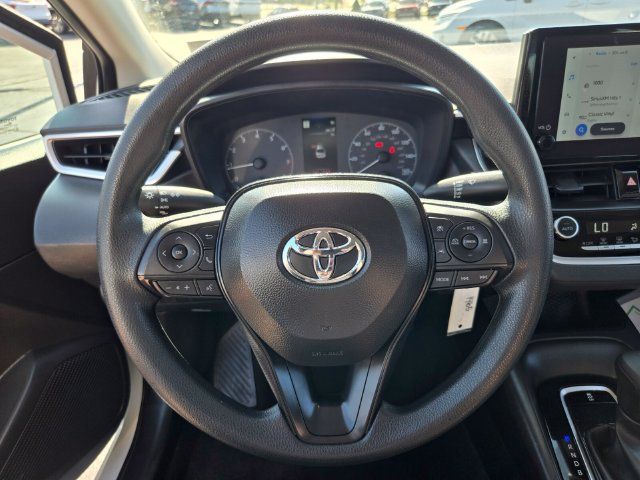 Used 2025 Toyota Corolla LE FWD image 29