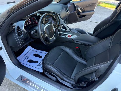 Used 2019 Chevrolet Corvette Stingray Coupe w/ 1LT RWD image 9
