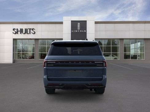 New 2025 Lincoln Navigator Reserve w/ Jet Appearance Package image 5
